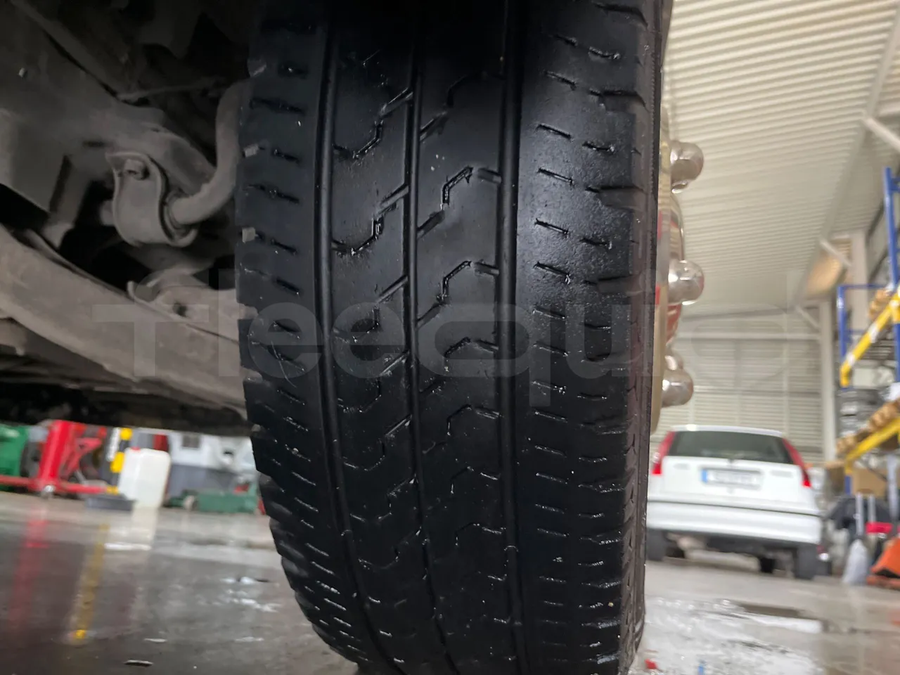 Mercedes-Benz Sprinter   906BA50 - Euro6 - 140kW - 7.700mt - tread condition third axle tires right