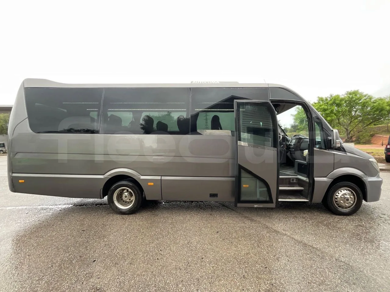 Mercedes-Benz Sprinter   906BA50 - Euro6 - 140kW - 7.700mt - right side doors open
