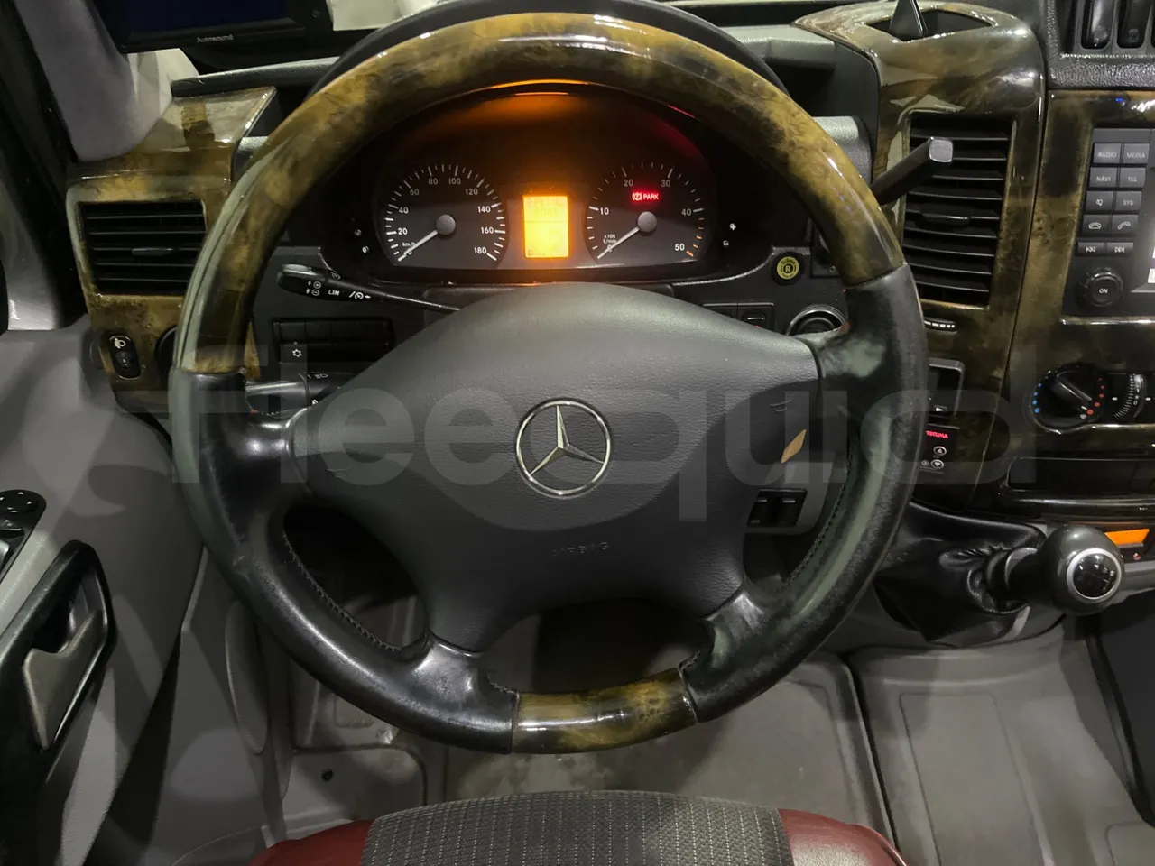Mercedes-Benz Sprinter   906BA50 - Euro6 - 140kW - 7.700mt - steering wheel photo