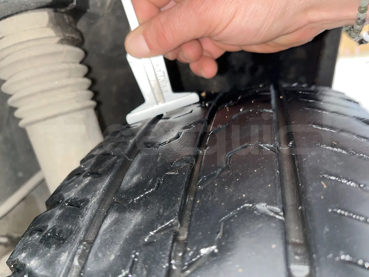 Mercedes-Benz Sprinter   906BA50 - Euro6 - 140kW - 7.700mt - rear left tire photo