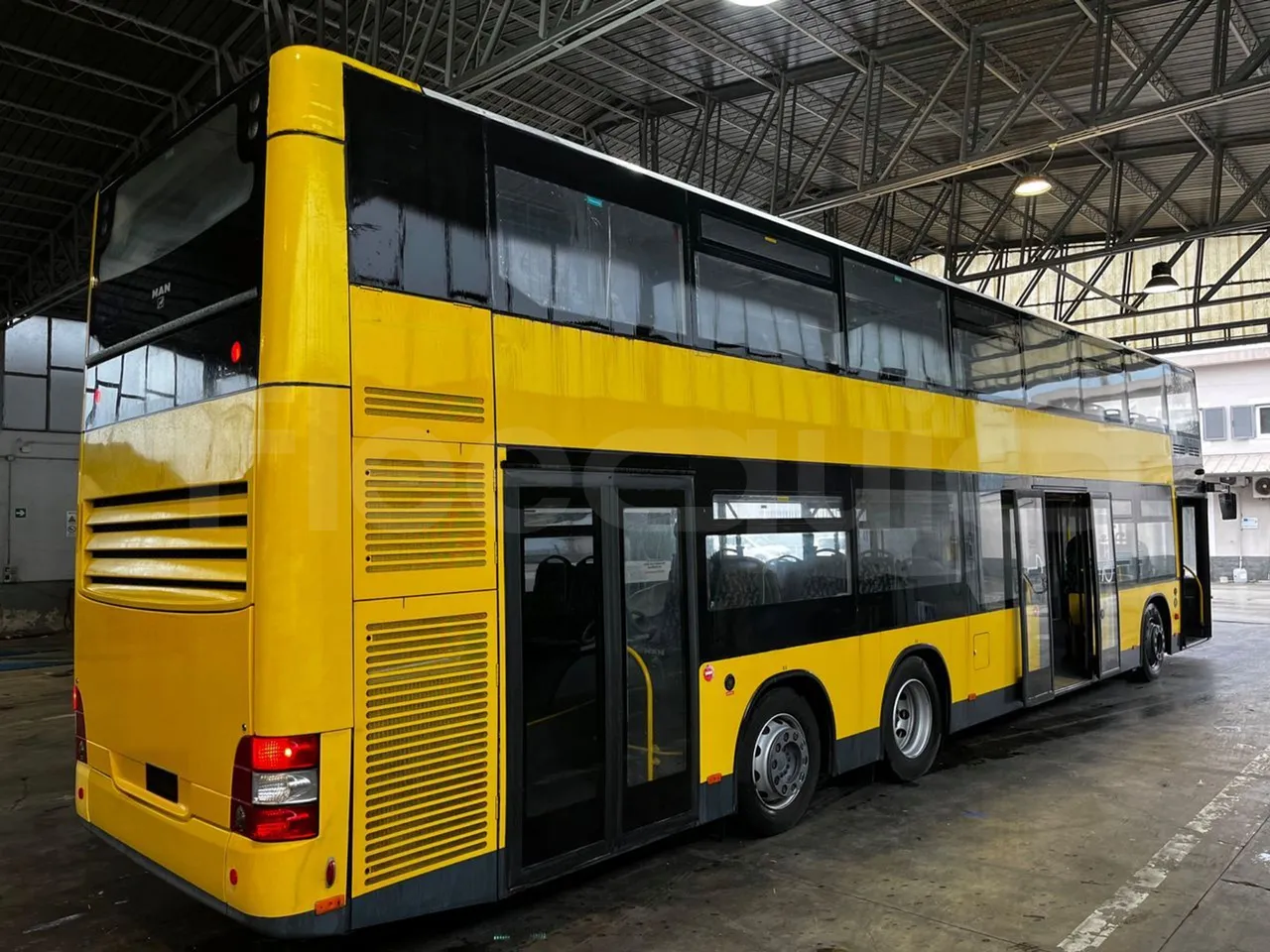 Man A39 A39 -EUR5-235kW -13.730m - 3/4 right rear doors closed