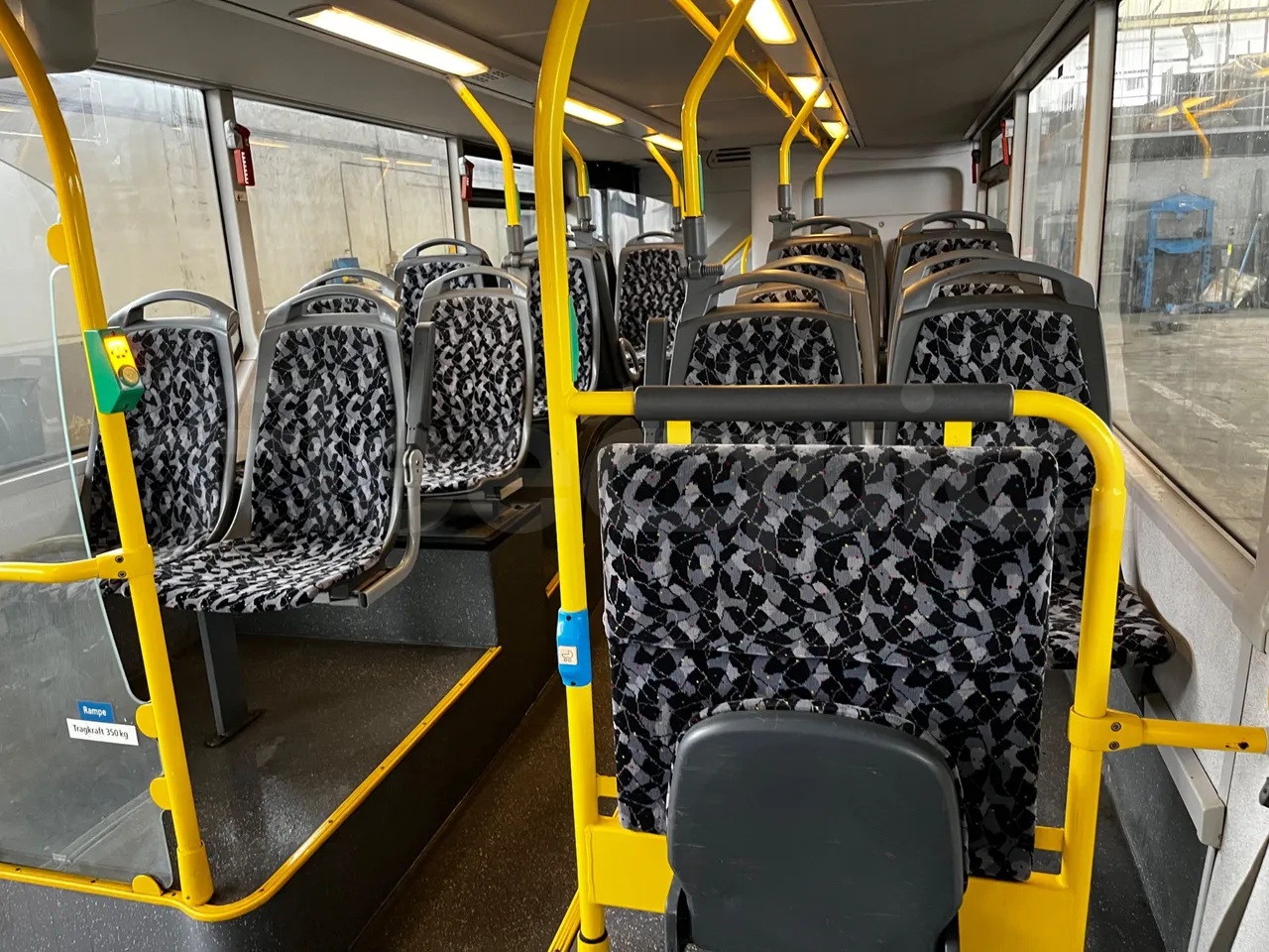 Man A39 A39 -EUR5-235kW -13.730m - mesh detail photo