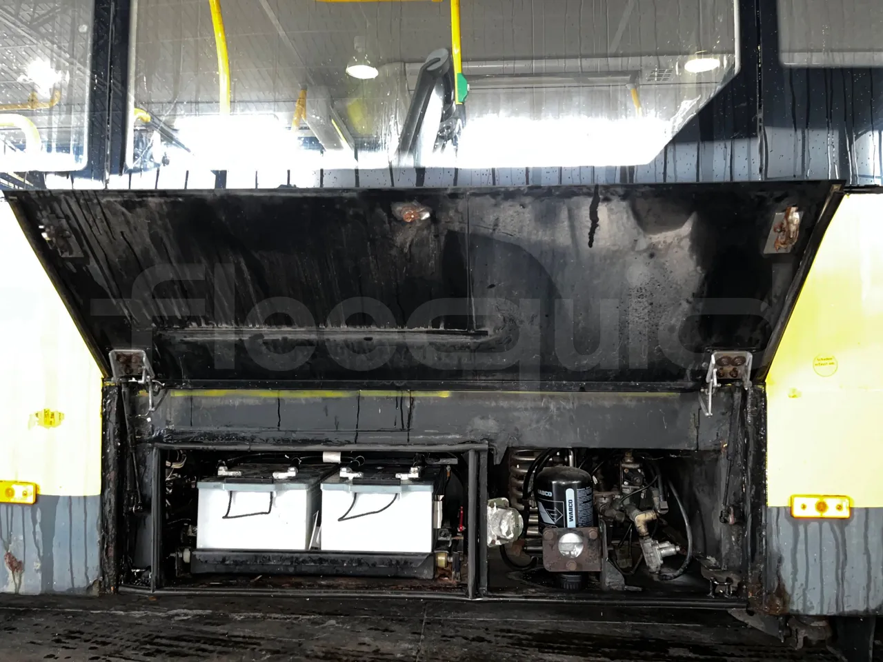 Man A39 A39 -EUR5-235kW -13.730m - external compartments photo