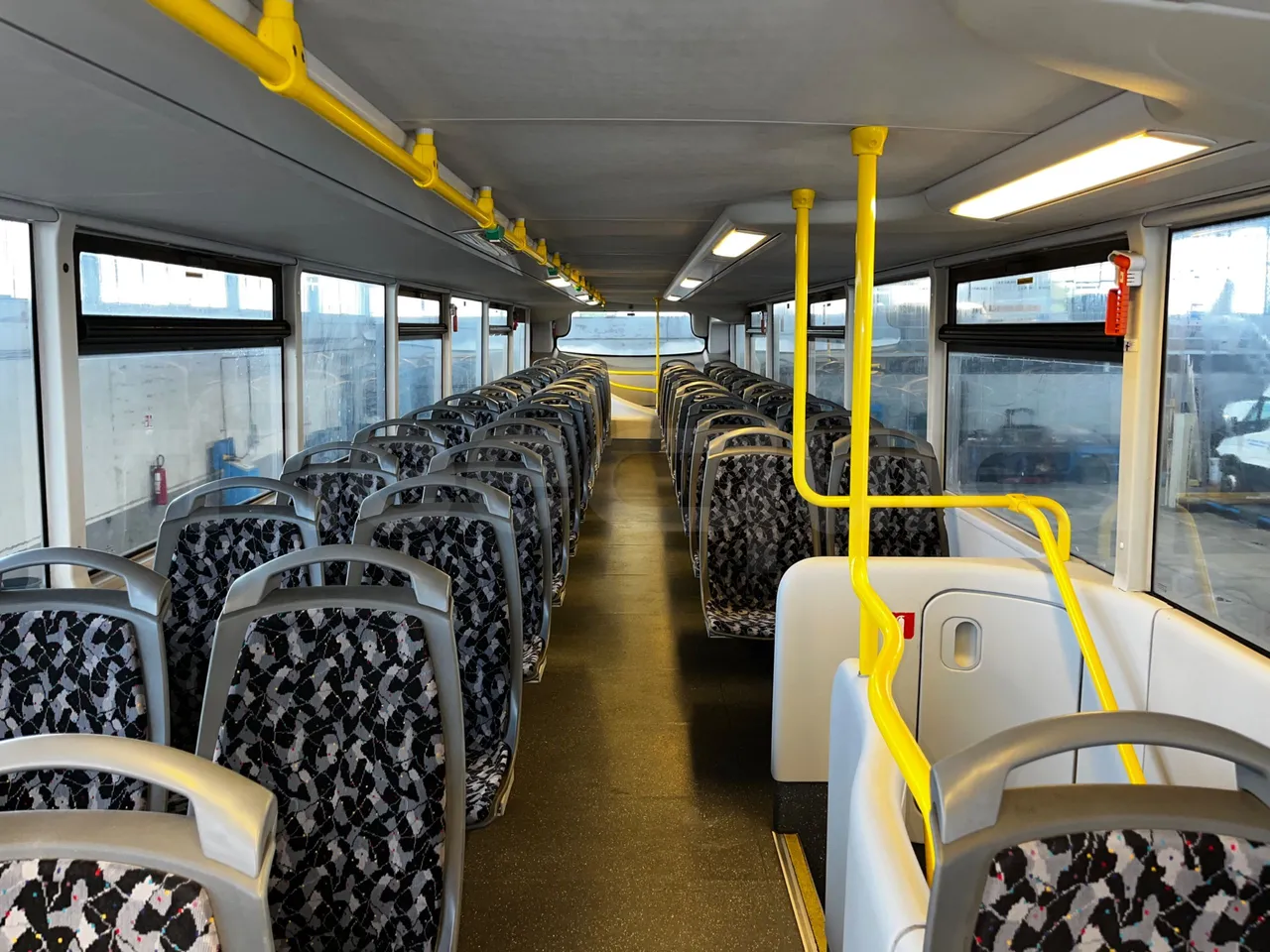 Man A39 A39 -EUR5-235kW -13.730m - reverse view middle aisle