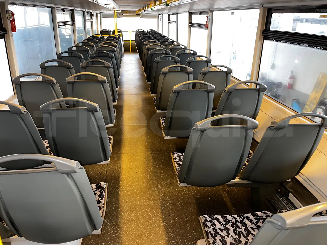 Man A39 A39 -EUR5-235kW -13.730m - forward view all seats last row height