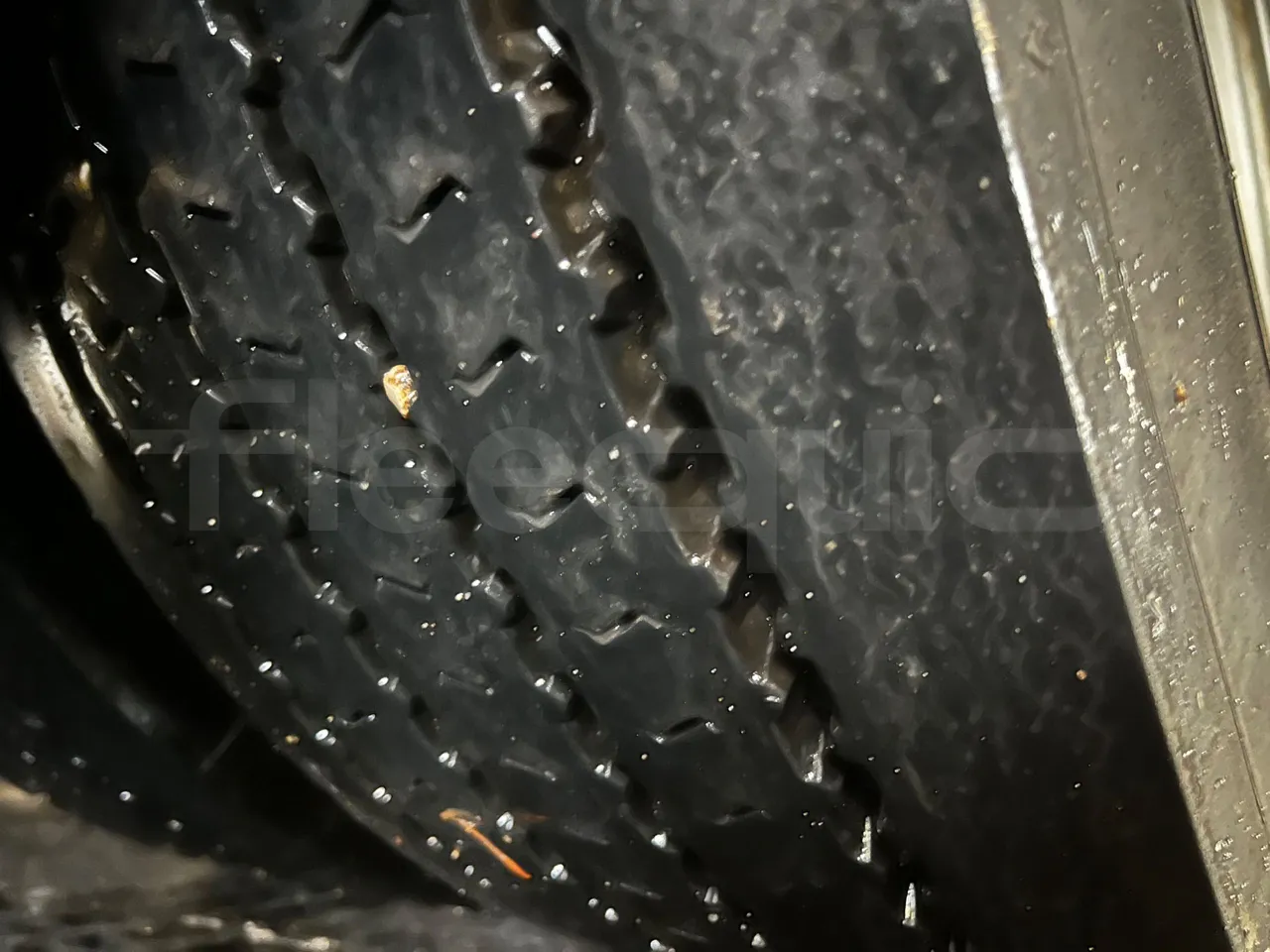 Man A39 A39 -EUR5-235kW -13.730m - tread condition second axle tires right