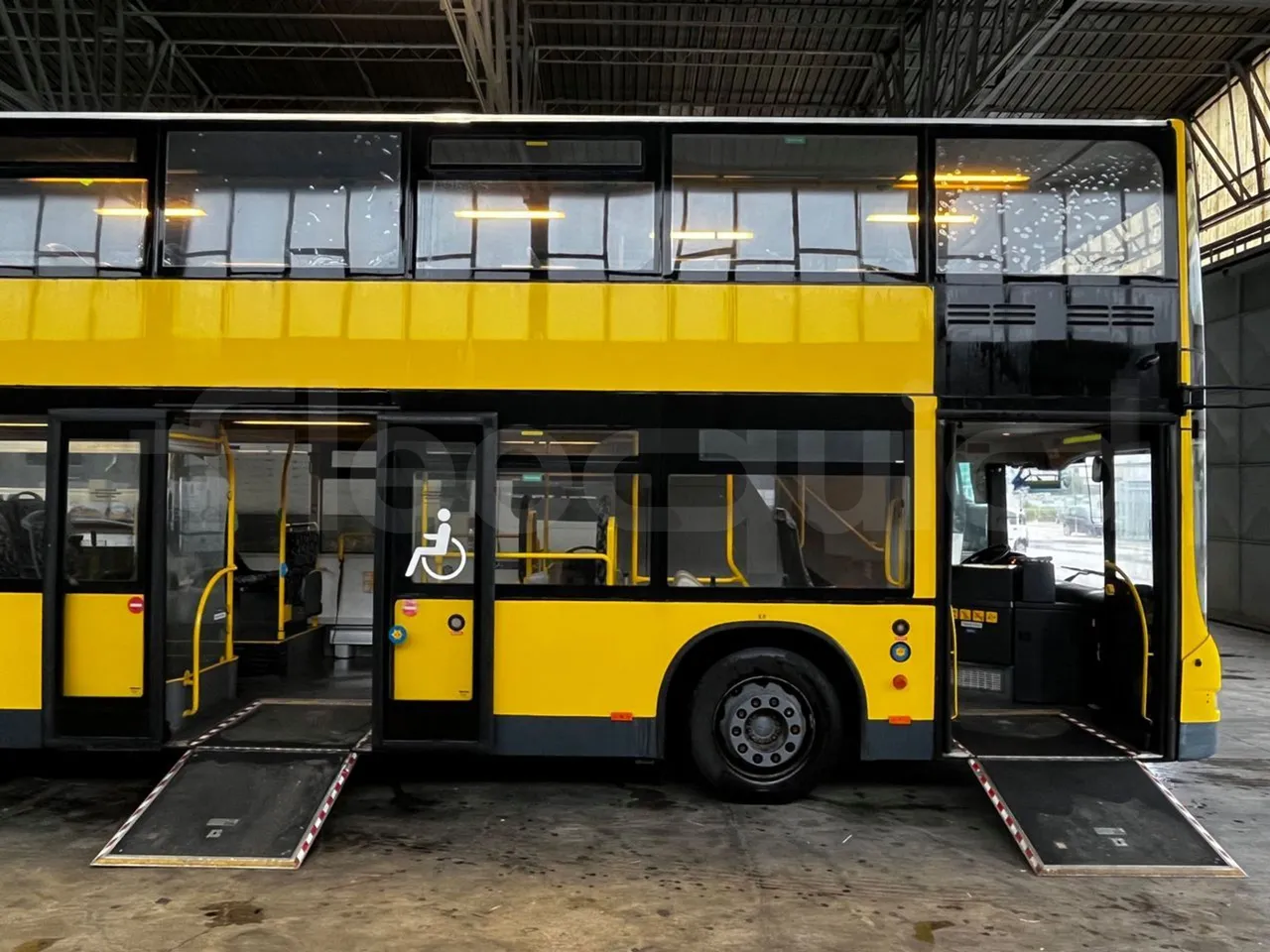 Man A39 A39 -EUR5-235kW -13.730m - right side doors open