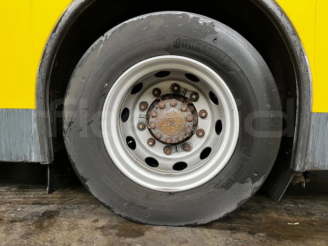 Man A39 A39 -EUR5-235kW -13.730m - rear left tire photo