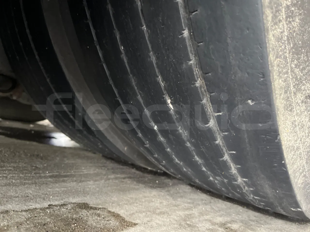 Mercedes-Benz Citaro O530 - Euro5 - 205kW - 12mt - tread condition front tires left