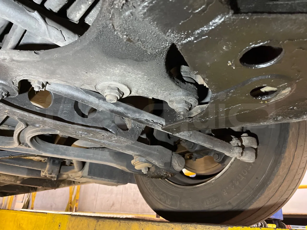 Mercedes-Benz Citaro O530 - Euro5 - 205kW - 12mt - front axle left side