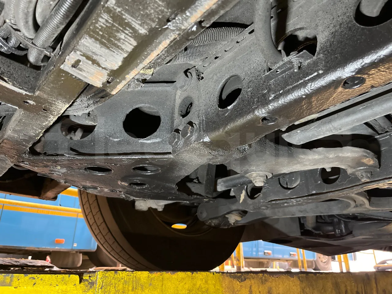 Mercedes-Benz Citaro O530 - Euro5 - 205kW - 12mt - front axle right side