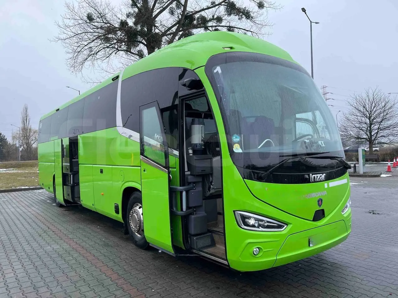 Irizar i6 12.35 - EUR6 - 331kW - 12.200m - 3/4 right front doors open