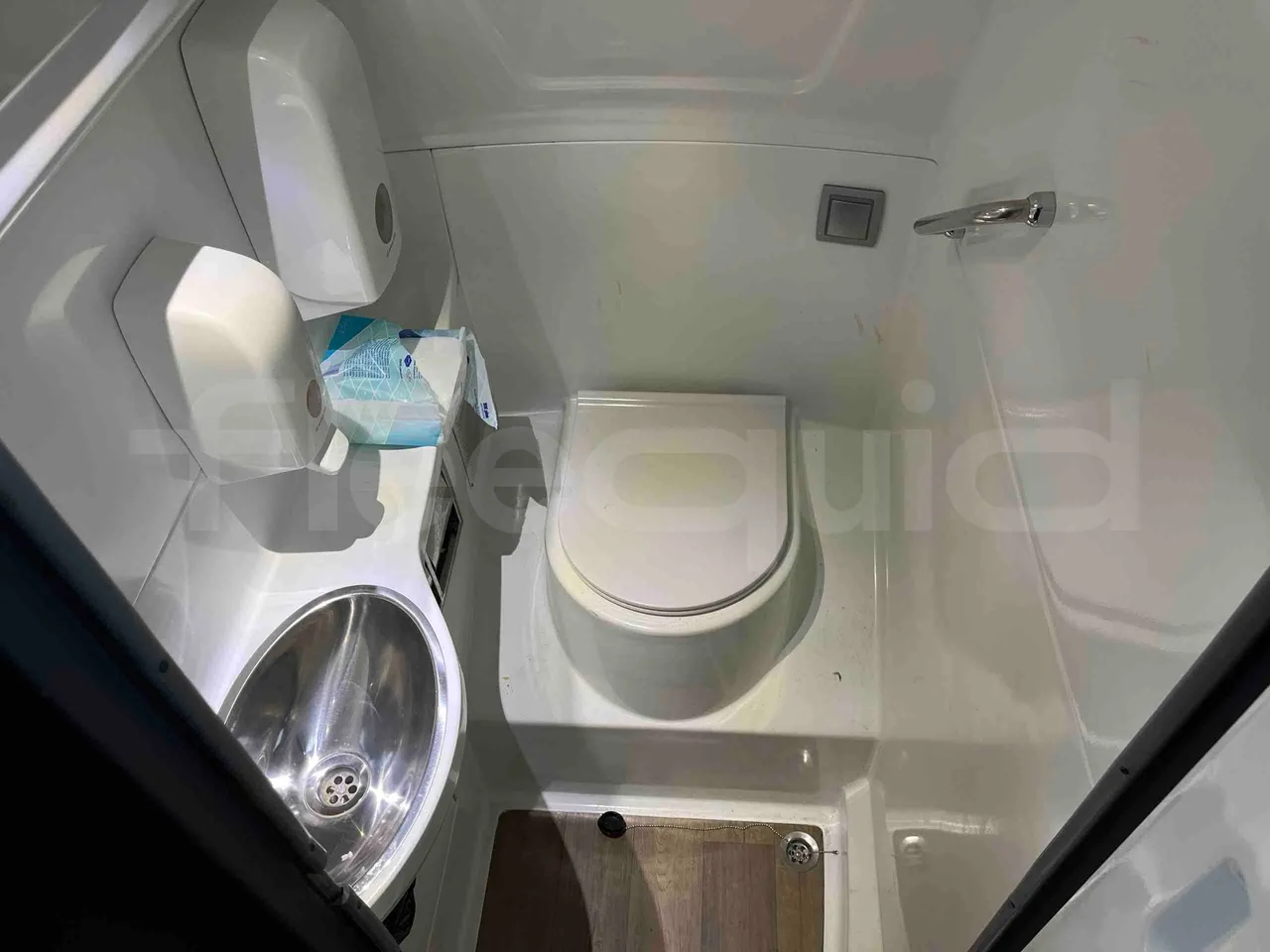 Irizar i6 12.35 - EUR6 - 331kW - 12.200m - toilette accessories photo
