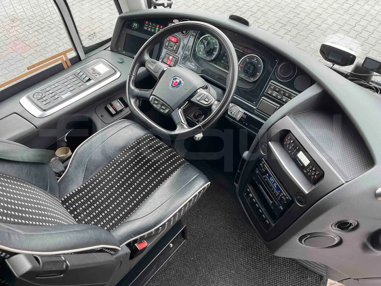 Irizar i6 12.35 - EUR6 - 331kW - 12.200m - buttons panels on