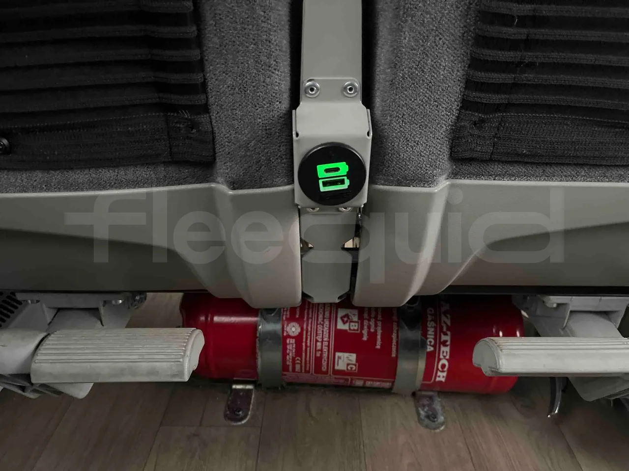 Irizar i6 12.35 - EUR6 - 331kW - 12.200m - usb charging detail