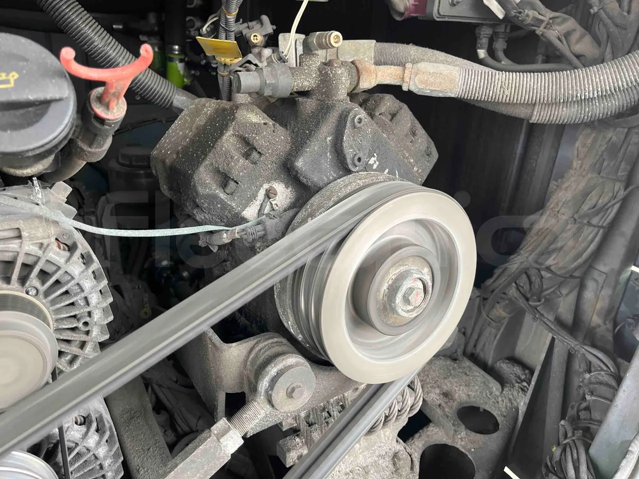 Irizar i6 12.35 - EUR6 - 331kW - 12.200m - air conditioning compressor