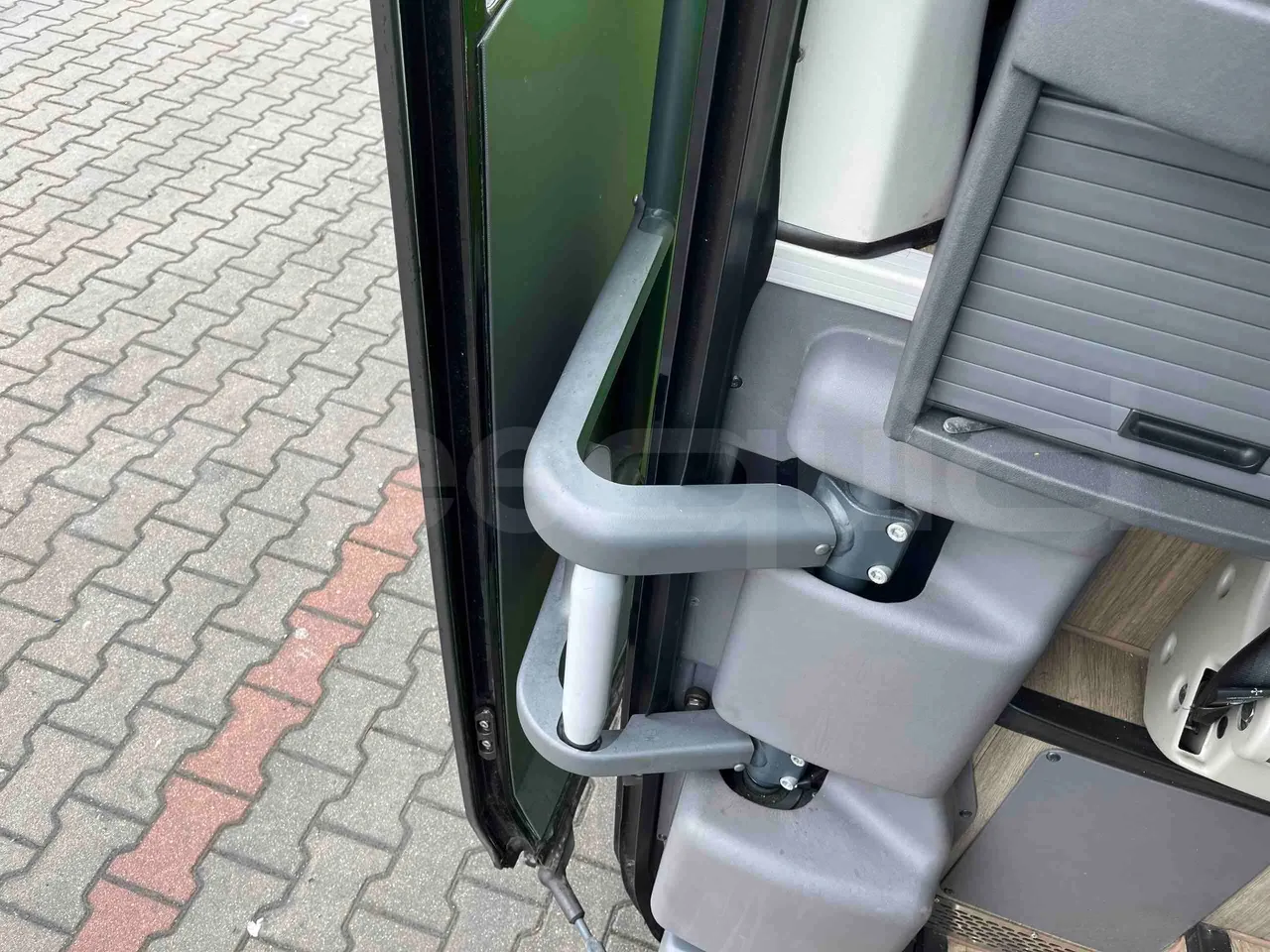 Irizar i6 12.35 - EUR6 - 331kW - 12.200m - door mechanism photo
