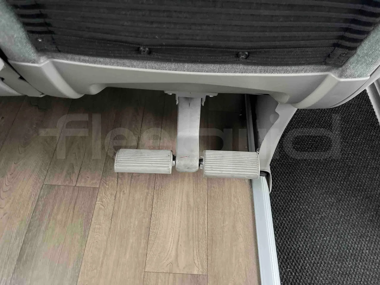 Irizar i6 12.35 - EUR6 - 331kW - 12.200m - footrest detail photo