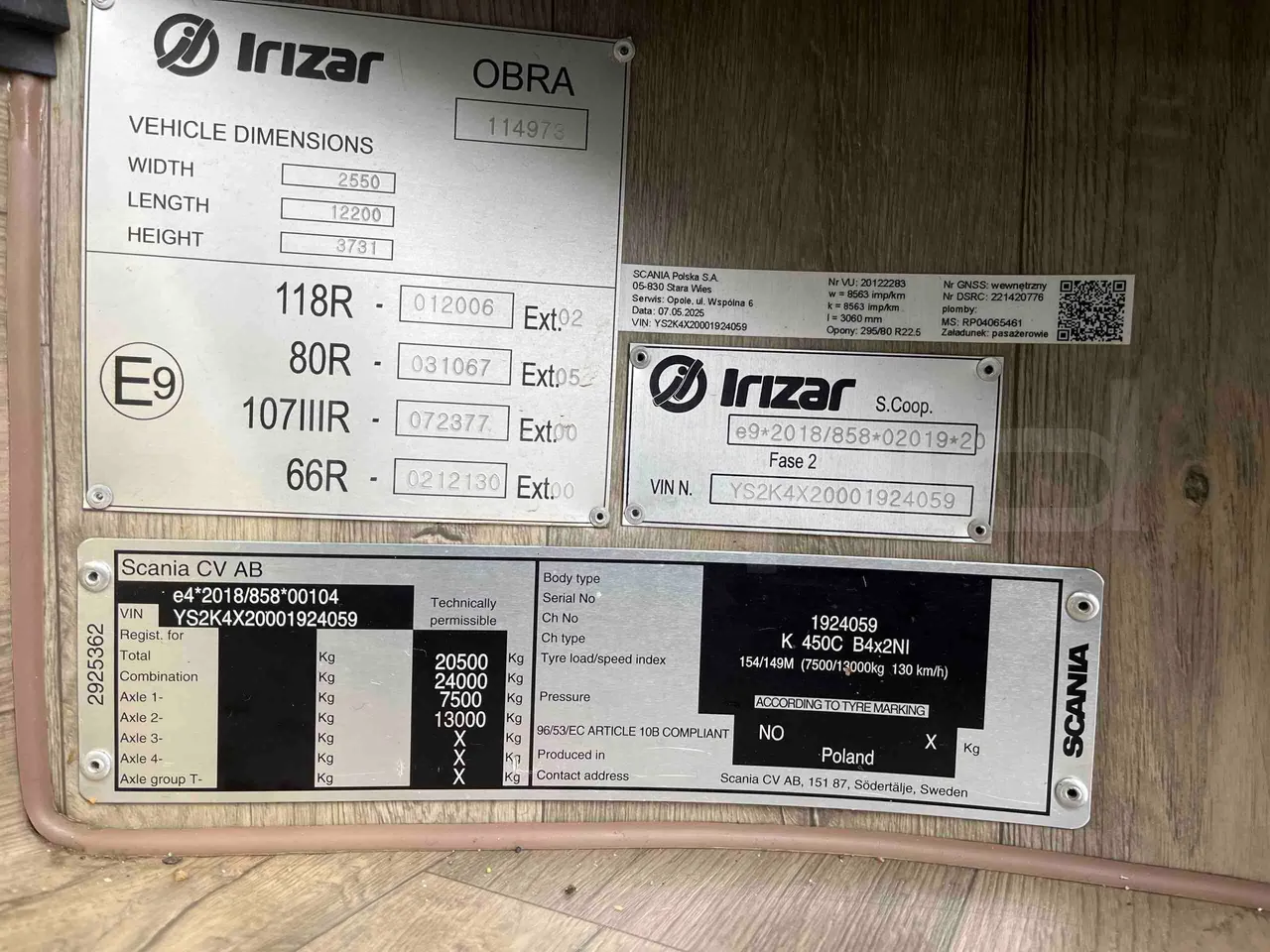 Irizar i6 12.35 - EUR6 - 331kW - 12.200m - vehicle plate photo