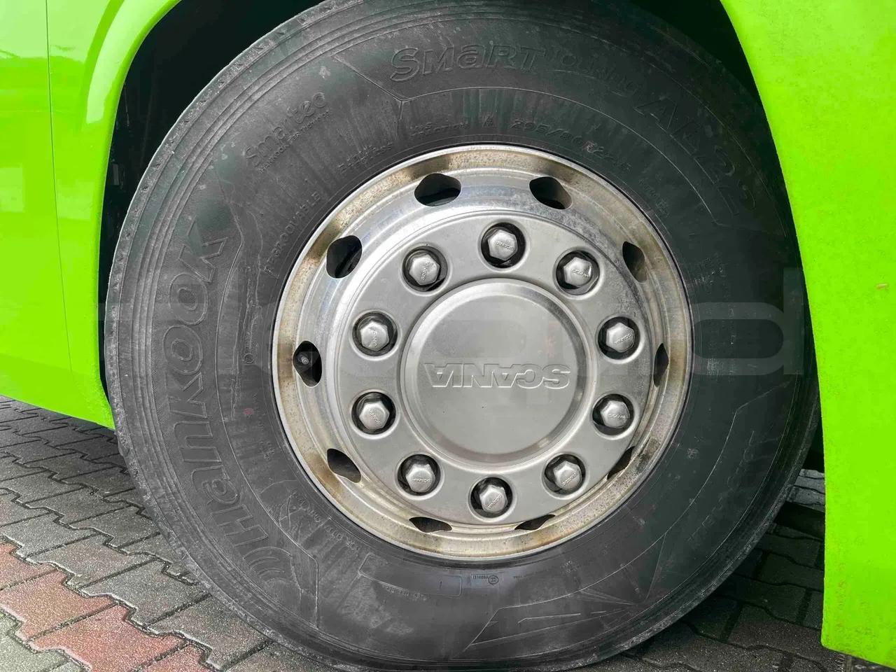 Irizar i6 12.35 - EUR6 - 331kW - 12.200m - front left tire measurements