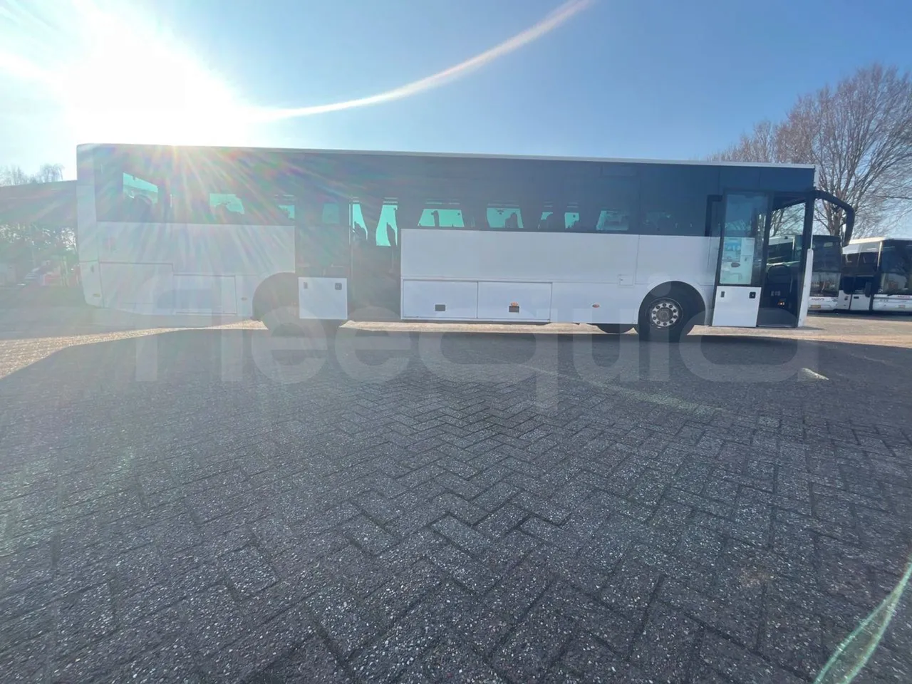 Man A91 Carrier - EUR4 - 206kW - 12.700m - 3/4 right rear doors closed