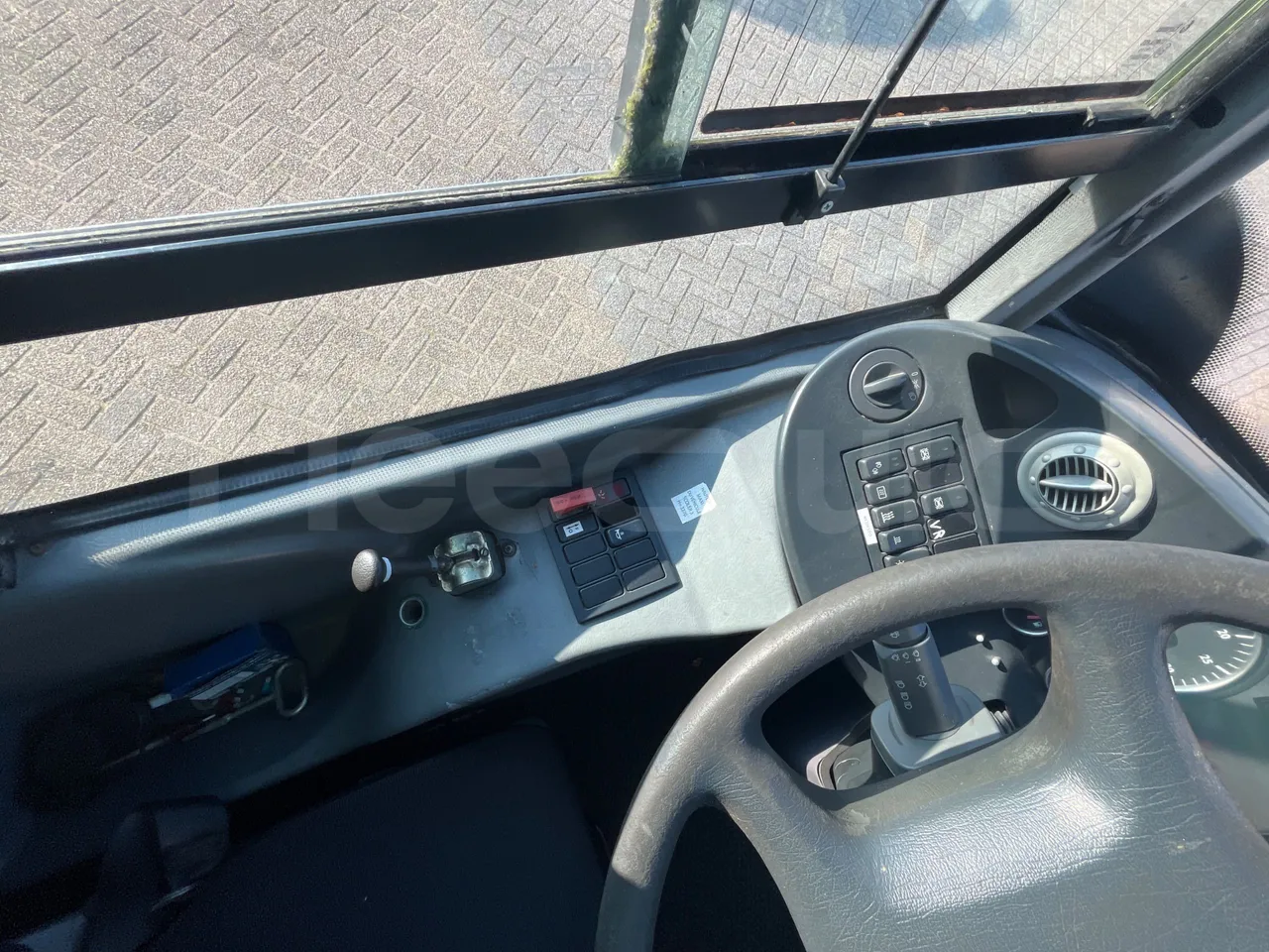 Man A91 Carrier - EUR4 - 206kW - 12.700m - radio accessories photo