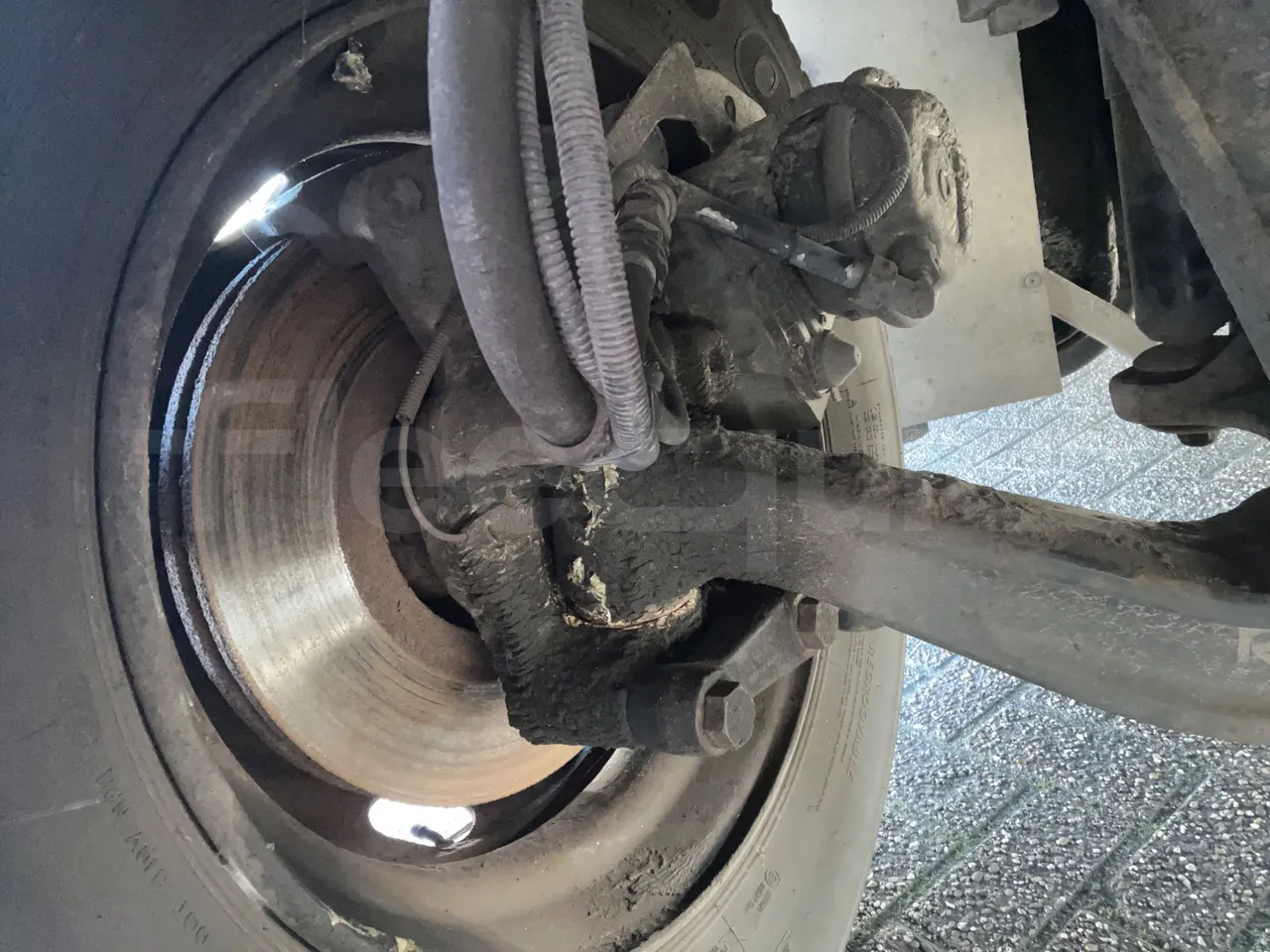 Man A91 Carrier - EUR4 - 206kW - 12.700m - front discs right