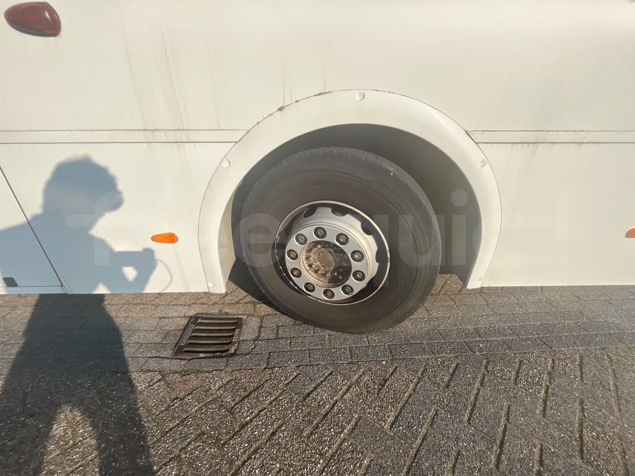 Man A91 Carrier - EUR4 - 206kW - 12.700m - tread condition front tires left