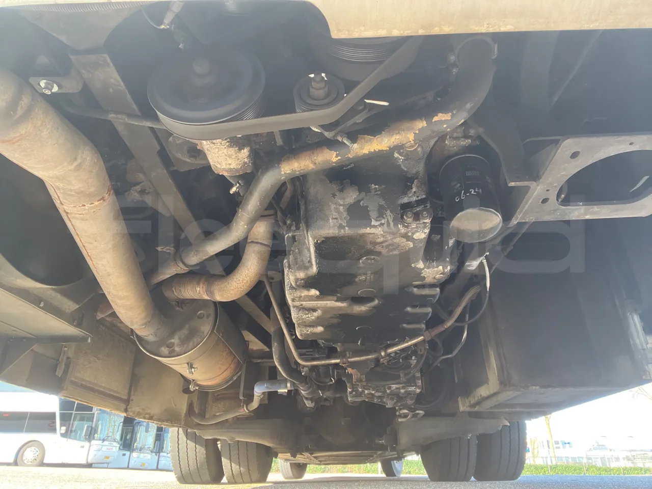 Man A91 Carrier - EUR4 - 206kW - 12.700m - axle 2 shock absorbers 1 left