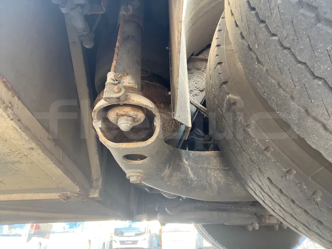 Man A91 Carrier - EUR4 - 206kW - 12.700m - axle 2 shock absorbers 1 right