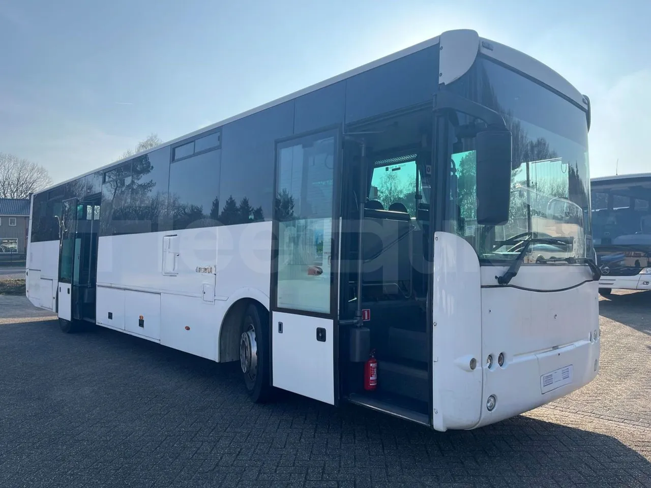 Man A91 Carrier - EUR4 - 206kW - 12.700m - right side doors closed