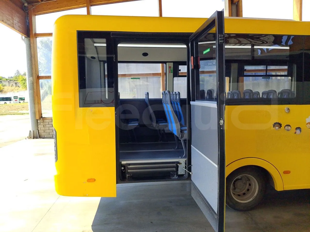 Iveco Indcar WGIVMY11 MOBI SCUOLABUS - EUR6 - 100Kw - 8,592m - front door 3 open (mandatory for bus to scrap)