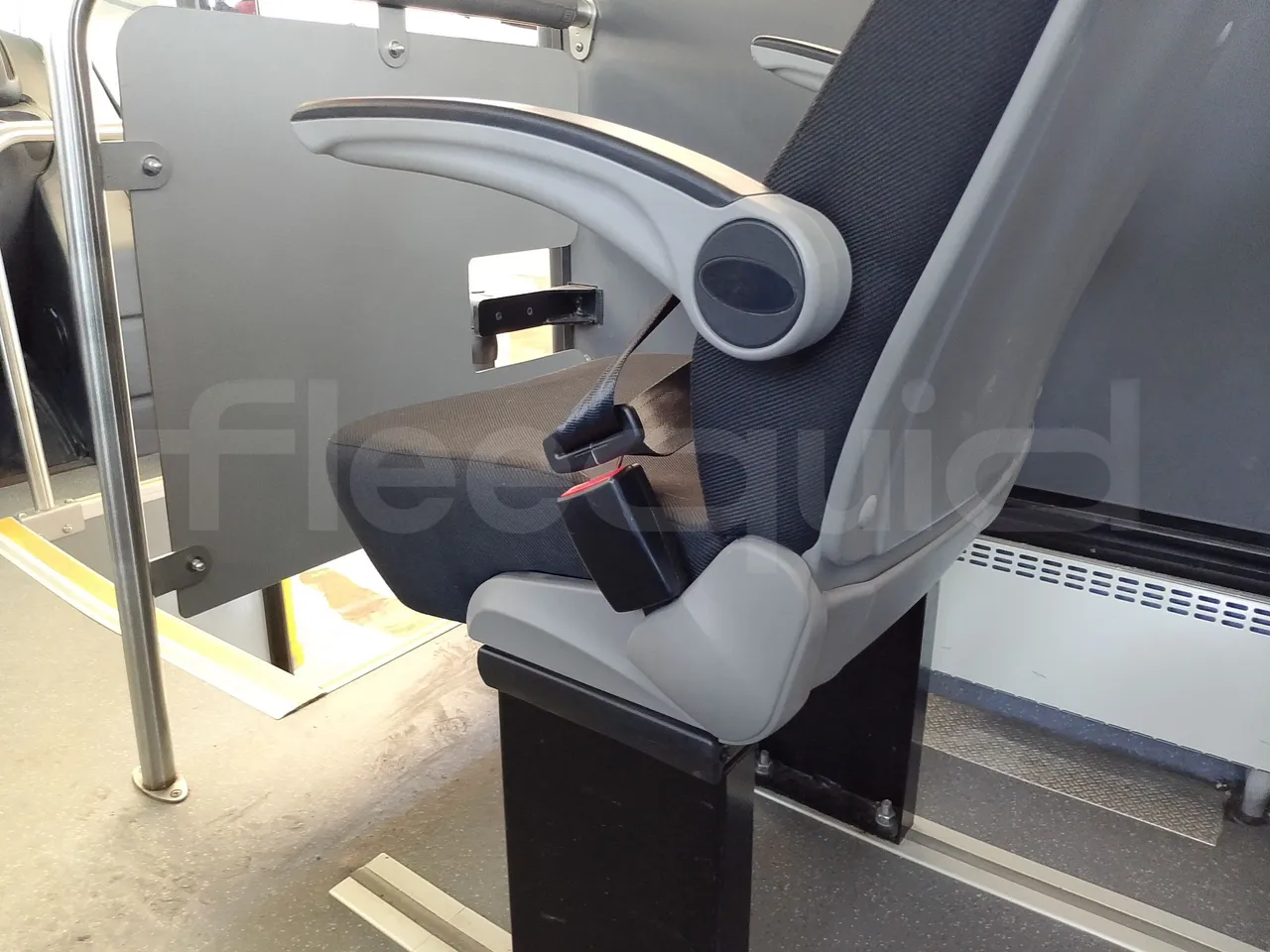 Iveco Indcar WGIVMY11 MOBI SCUOLABUS - EUR6 - 100Kw - 8,592m - armrest detail photo