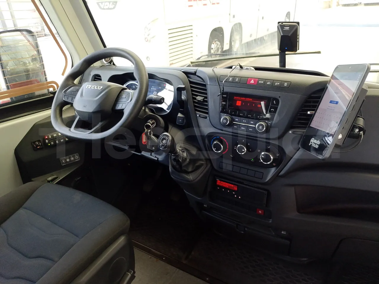 Iveco Indcar WGIVMY11 MOBI SCUOLABUS - EUR6 - 100Kw - 8,592m - buttons panels on (mandatory for bus to scrap)