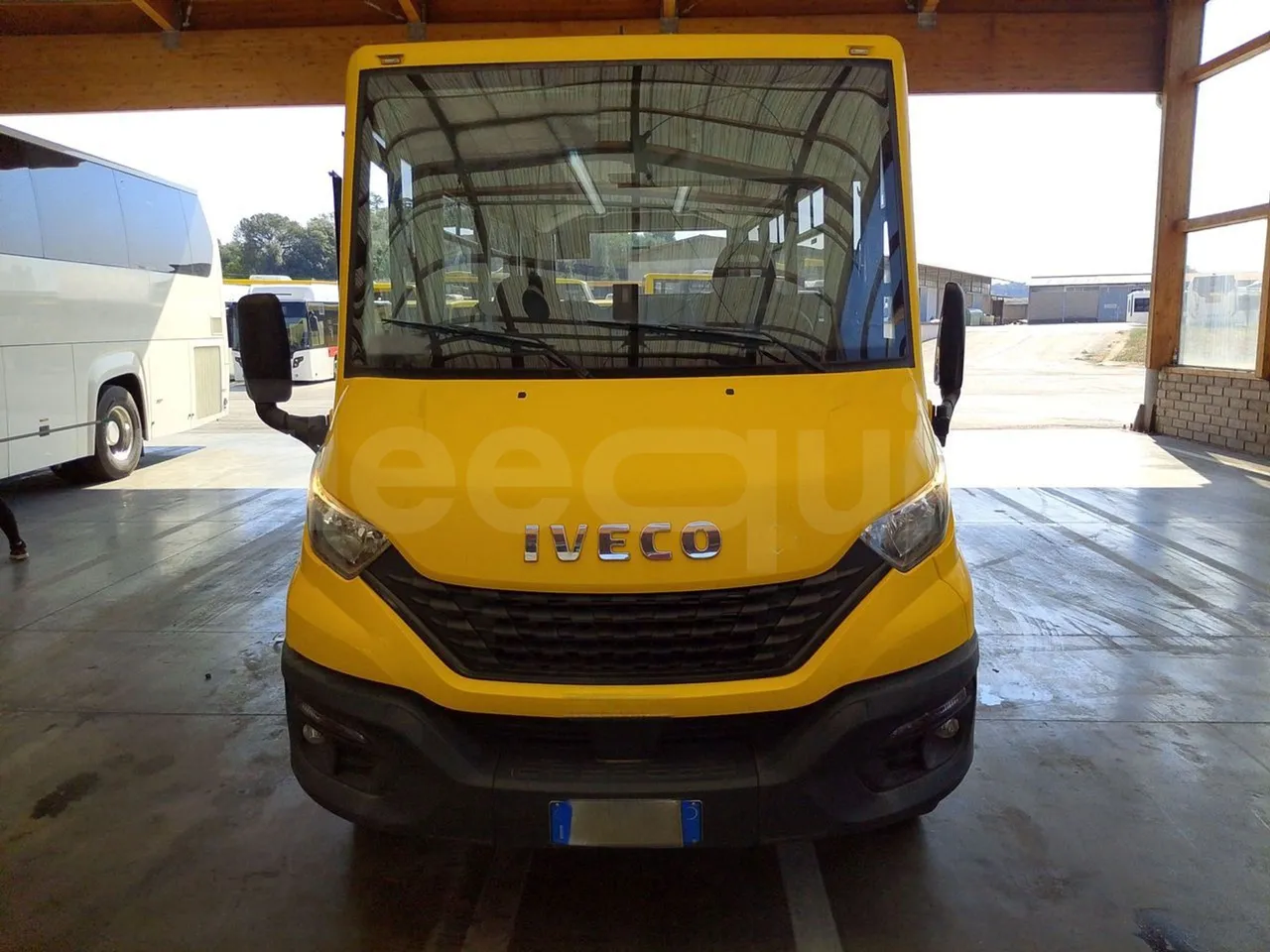 Iveco Indcar WGIVMY11 MOBI SCUOLABUS - EUR6 - 100Kw - 8,592m - front photo