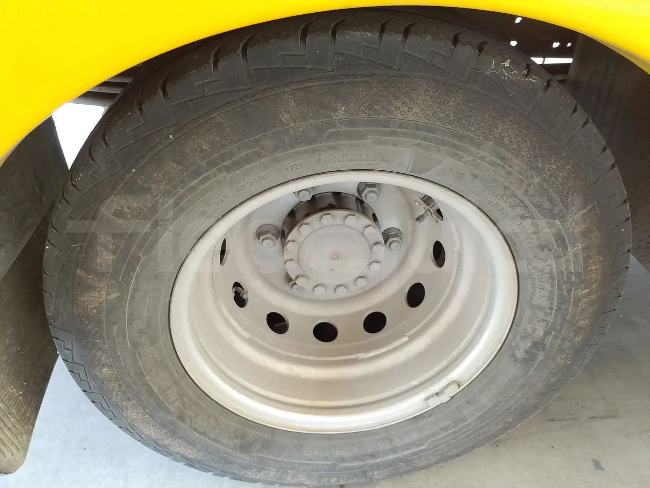 Iveco Indcar WGIVMY11 MOBI SCUOLABUS - EUR6 - 100Kw - 8,592m - tread condition third axle tires left