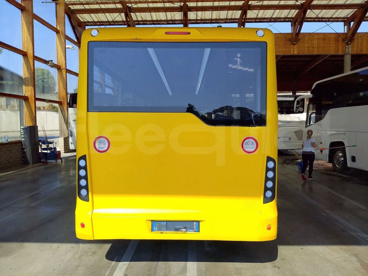 Iveco Indcar WGIVMY11 MOBI SCUOLABUS - EUR6 - 100Kw - 8,592m - rear hatch closed