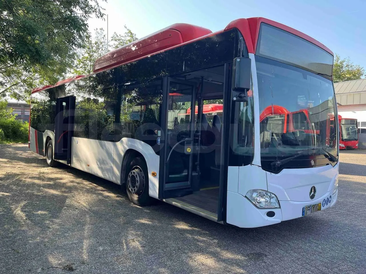 Mercedes-Benz Citaro - 3/4 Front Right Side Doors Open