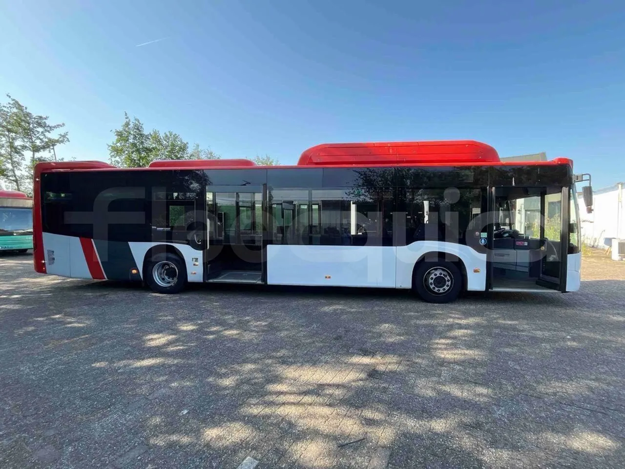 Mercedes-Benz Citaro - Right Side Doors Open