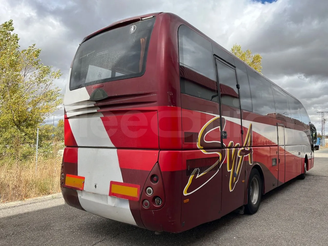 Volvo B12B DH12D420 - EUR4 -309kW -12.975m - 3/4 right rear doors closed