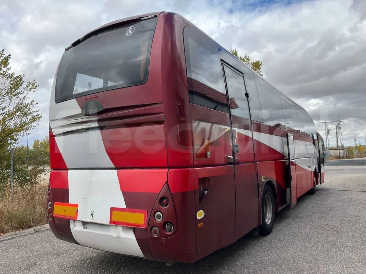 Volvo B12B DH12D420 - EUR4 -309kW -12.975m - 3/4 right rear doors open