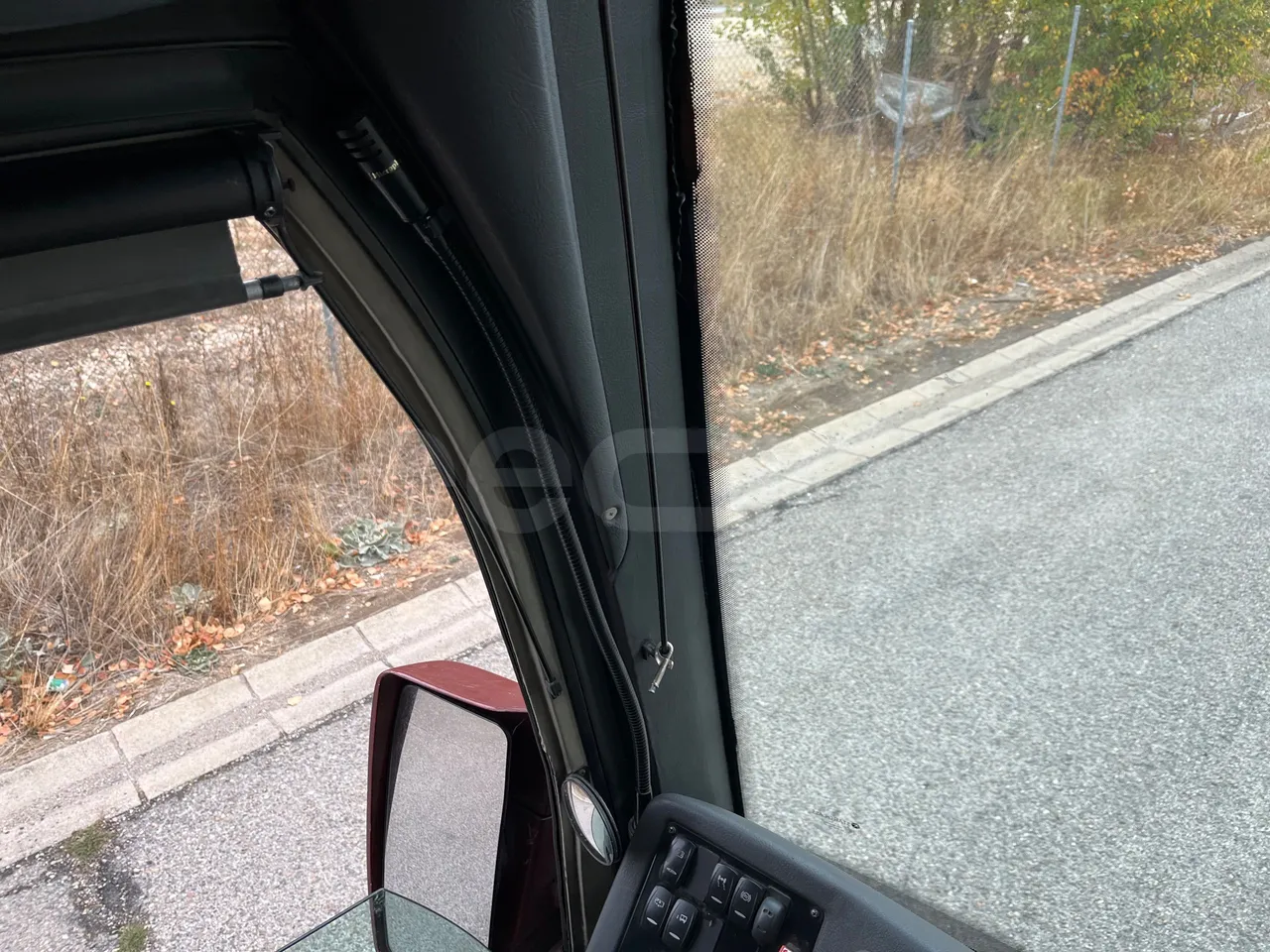 Volvo B12B DH12D420 - EUR4 -309kW -12.975m - driver microphone accessories photo