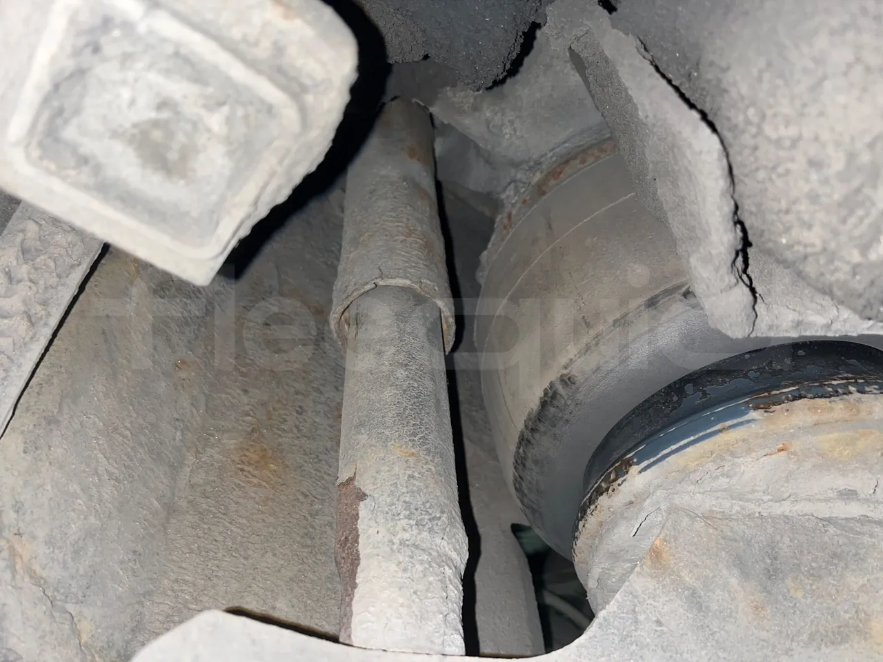 Volvo B12B DH12D420 - EUR4 -309kW -12.975m - axel 2 air springs 1 left