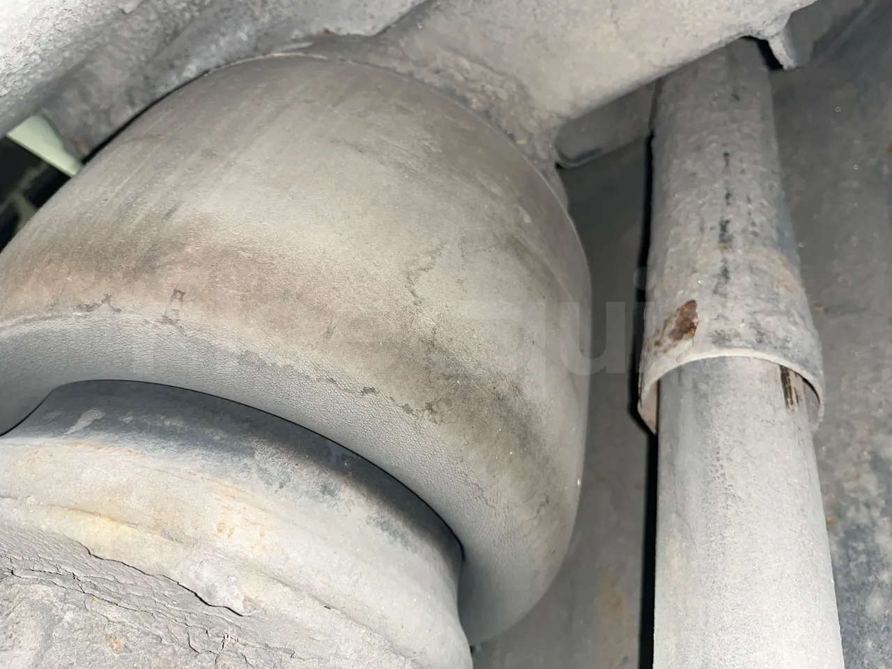 Volvo B12B DH12D420 - EUR4 -309kW -12.975m - axel 2 air springs 2 right