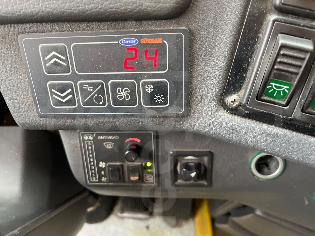 Volvo B12B DH12D420 - EUR4 -309kW -12.975m - onboard devices 1