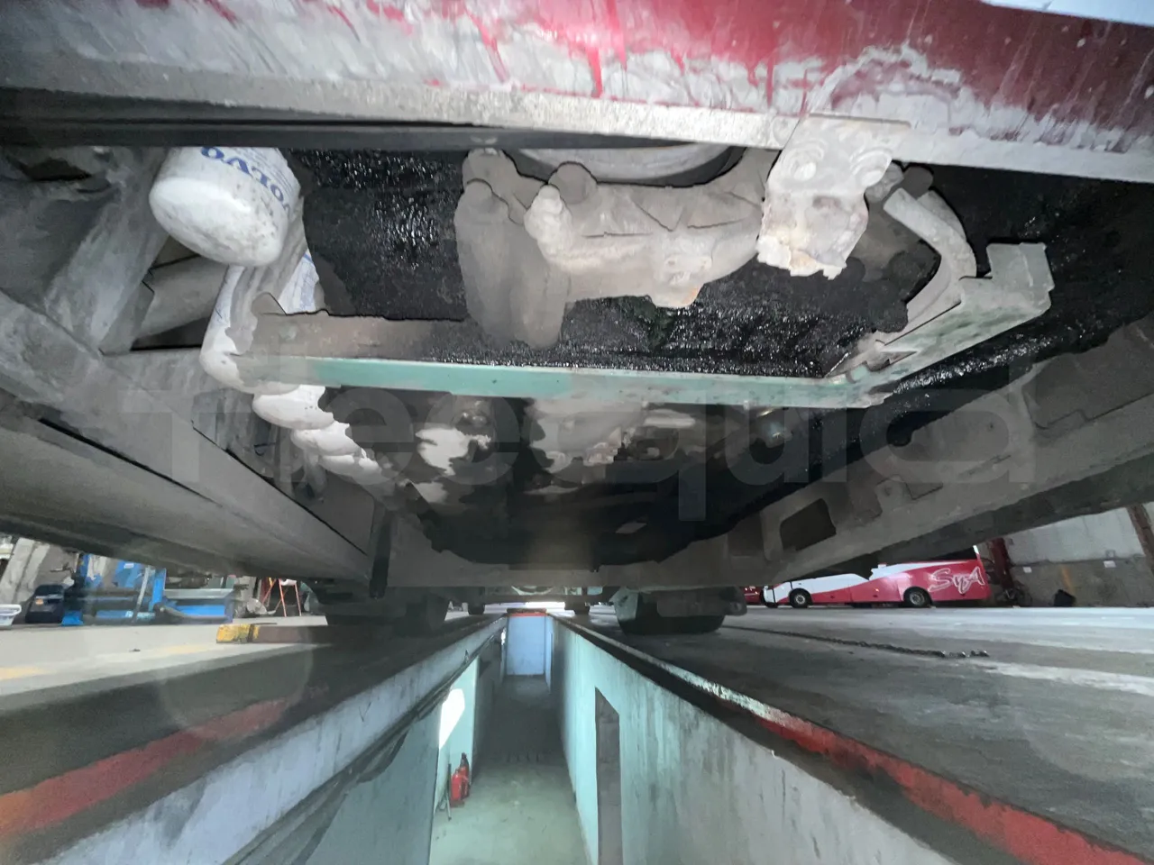 Volvo B12B DH12D420 - EUR4 -309kW -12.975m - bellows turntable (18m)