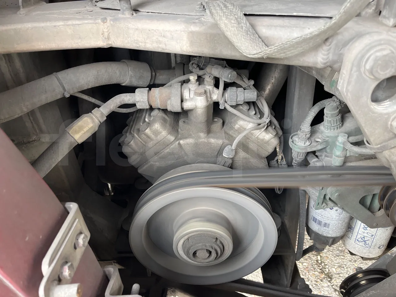 Volvo B12B DH12D420 - EUR4 -309kW -12.975m - air conditioning compressor