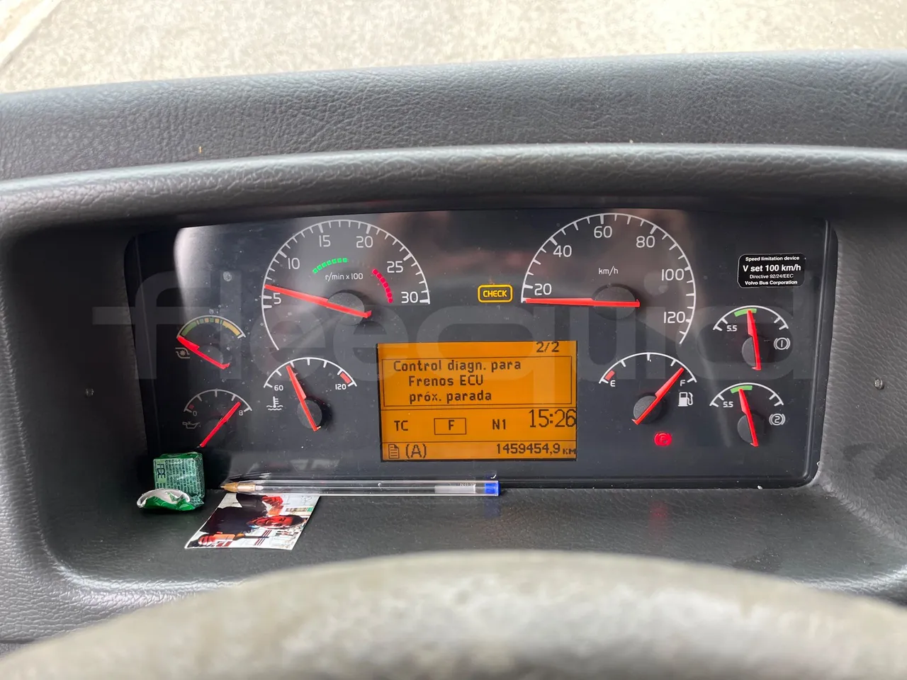 Volvo B12B DH12D420 - EUR4 -309kW -12.975m - dashboard lights on