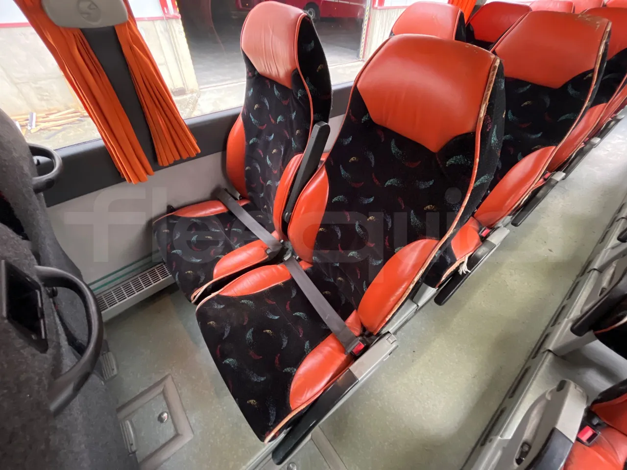 Volvo B12B DH12D420 - EUR4 -309kW -12.975m - single seat detail