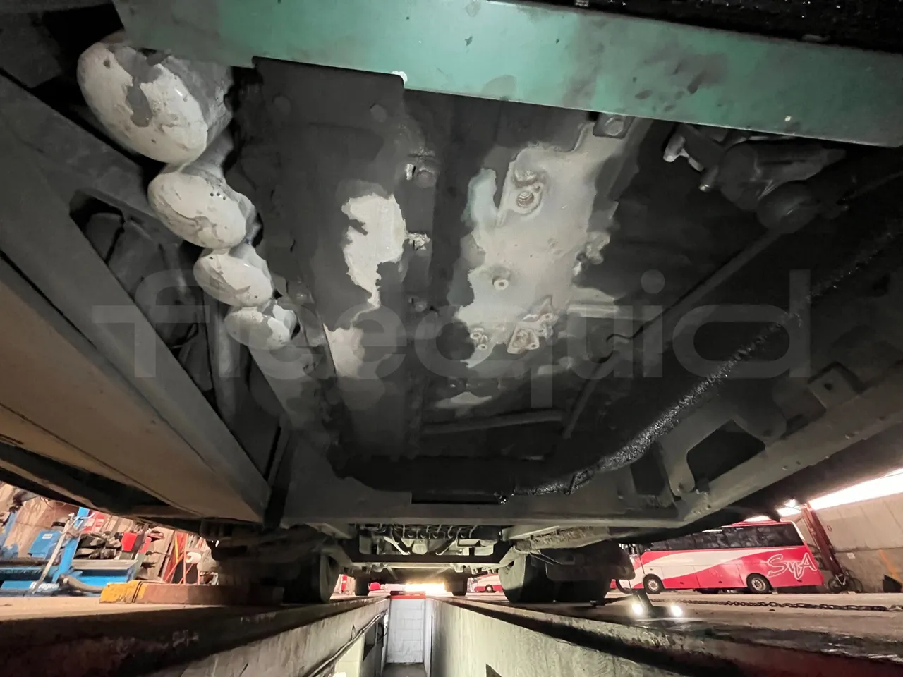 Volvo B12B DH12D420 - EUR4 -309kW -12.975m - engine without protection